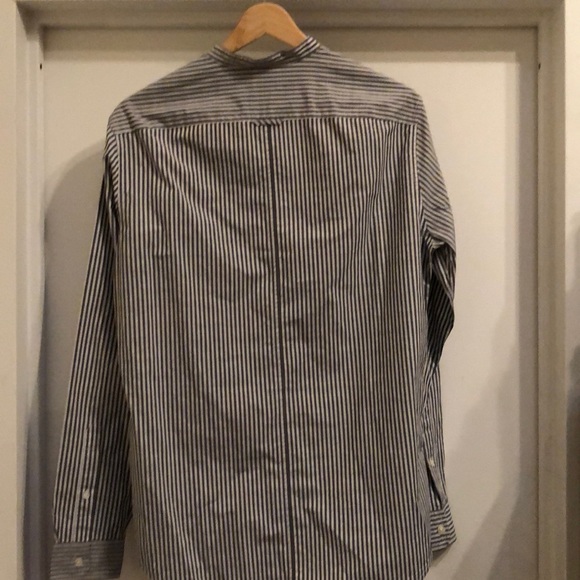 Like new Asian collar Vince shirt - Picture 4 of 5